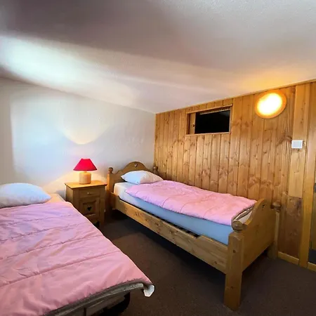 Résidence Silveralp - Location: Duplex Rénové En Dernier étage, Proche Garderie Et école De Mae-9064 Appartamento