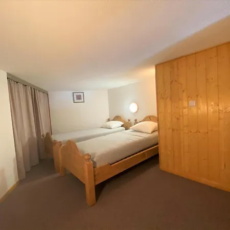 Silveralp - Location: Duplex Renove En Dernier Etage, Proche Garderie Et Ecole De Mae-9064 Apartment